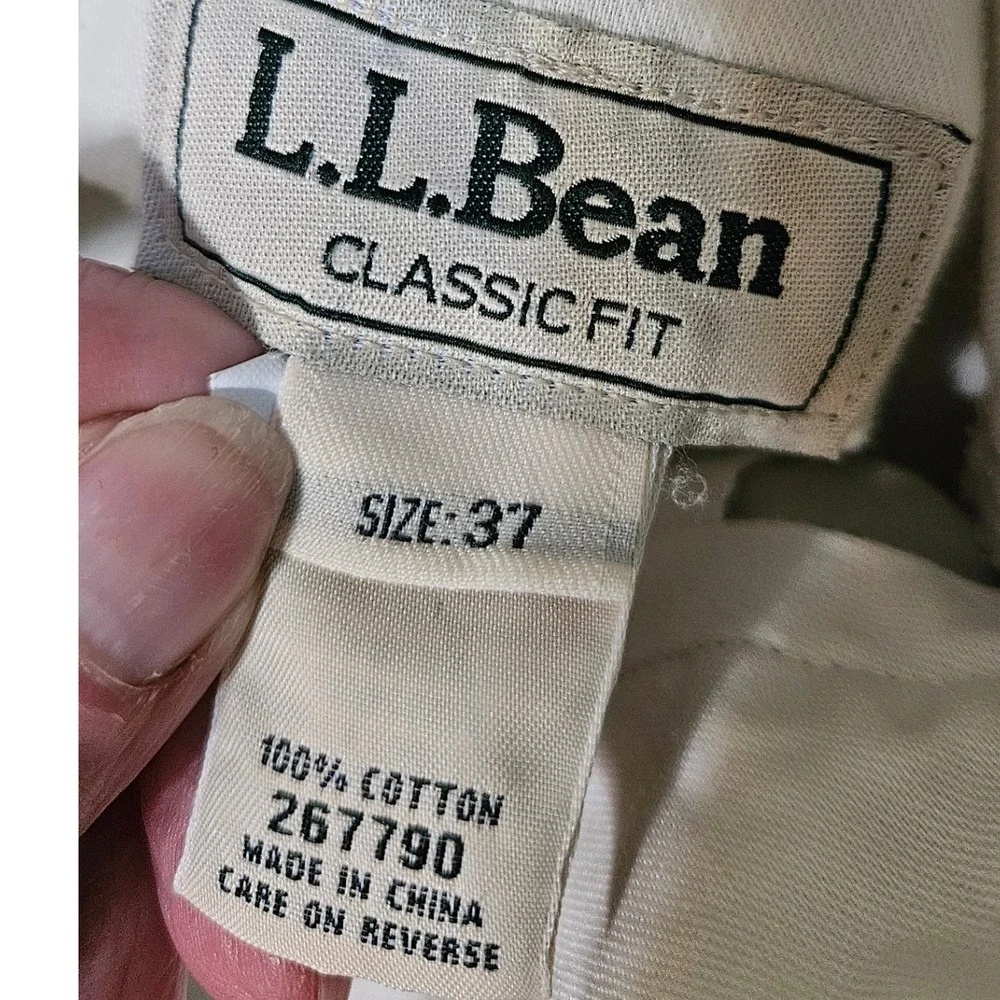 L.L. Bean Classic Fit Shorts Pleated Khaki Casual Cotton Men's Size‎ 37